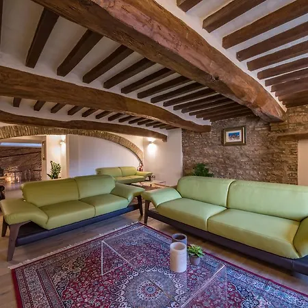 Il Palazzo 3*